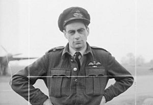 Wing Commander Smith of 487 Squadron RNZAF IWM CH 12649 (cropped).jpg