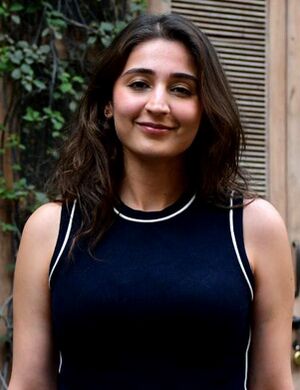 Dhvani Bhanushali snapped in Khar (cropped).jpg