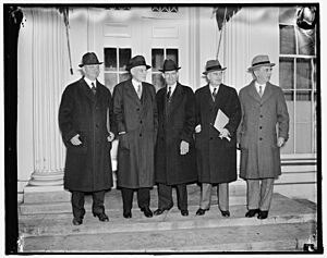 Discuss naval expansion with president. Washington, D.C., Jan. 5. High Naval Officials and members of key Congressional Committees conferred with President Roosevelt today in regard to a LCCN2016872807