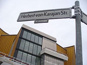 Herbert-von-Karajan-Strasse - geo.hlipp.de - 31659