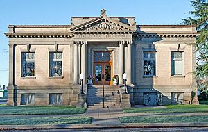 Herbert Kraft Memorial Free Library in Red Bluff February 2011