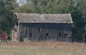 Manthey barn (Tripp Co SD) from E 1