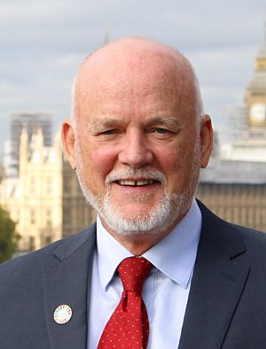 Peter Thomson at IMO Headquarters in London - 2017 (37102010524) (cropped).jpg