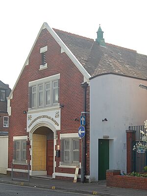 Portsmouth Central Mosque, Somers Road North, Fratton (March 2019) (1)