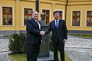 Secretary Pompeo Meets With Slovak Foreign Minister Lajcak (40106485283)