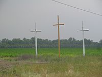 Three crosses in Madison Parish, LA IMG 7447