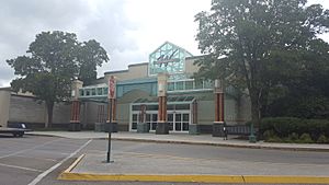West Town Mall Knoxville, TN August 2016 (30526060494).jpg