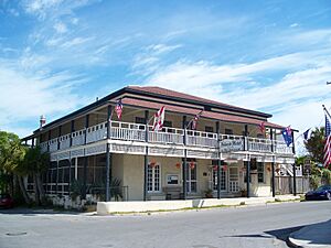 Cedar Key Island Hotel01