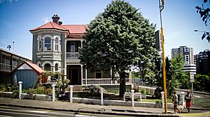 Hum Salon, 123 Grafton Road, Grafton, Auckland, February 2015