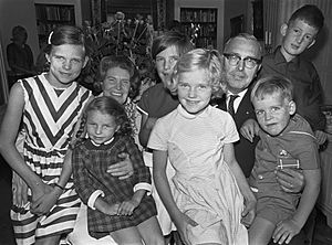 Max Euwe, wife, grandchildren 1966