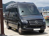 Mercedes-Benz VS30 Sprinter 519 CDI Black (3) (cropped).jpg