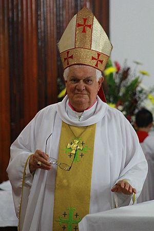 Monseñor Héctor Morera Vega.