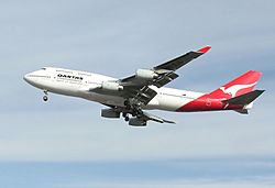 Qantas.b747-400.vh-ojl.arp