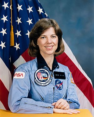 S87-30050 Astronaut Dunbar, Bonnie J. - Portrait