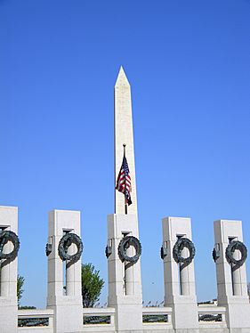 WWII Mem and Washington Monument