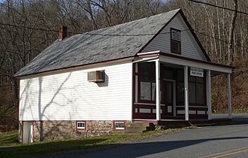 Wallpack Center General Store