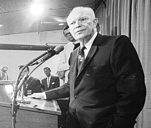 From Eisenhowers Military Industrial >> Dwight D. Eisenhower Facts for Kids From Eisenhowers Military Industrial >> Dwight D. Eisenhower Facts for Kids