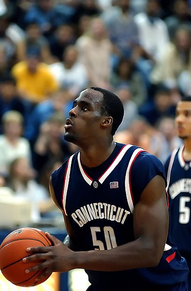 Emeka Okafor UConn 2004