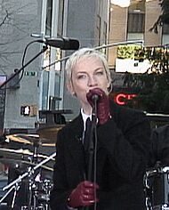 Eurythmicsonthetodayshow (cropped) (cropped)