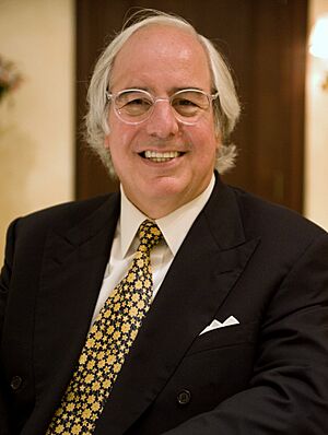Frank W. Abagnale in 2008 (cropped).jpg