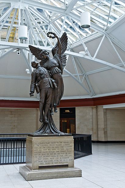 Sculpture L'Ange de la Victoire in Windsor Station.