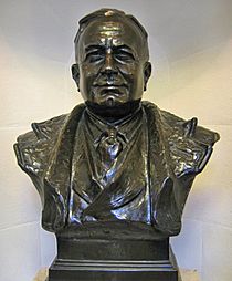 Herbert Chapman bust 20050922