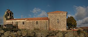 Lado sur de la iglesia de San Esteban, Moral de Sayago.jpg