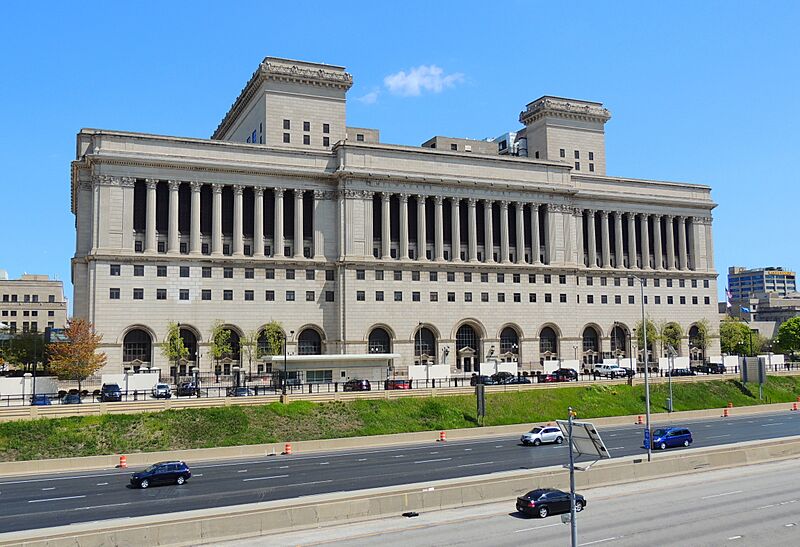 Milwaukee County Courthouse West