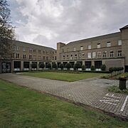 Overzicht noord-west gevel binnenhof - Asten - 20344502 - RCE