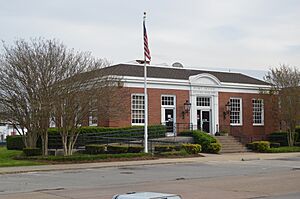 South Pittsburg post office