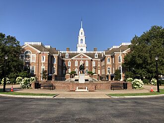 2022-07-20 08 03 40 The east side of the Delaware Legislative Hall (Delaware Capitol Building) in Dover, Kent County, Delaware.jpg