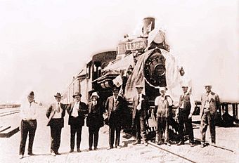 Ejecutivos de la Intercalifornia (Tren Pachuco o Tren Chinero).jpg