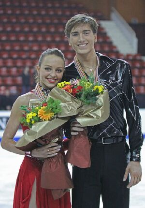 Ekaterina RIAZANOVA Jonathan GUERREIRO 2009 WJC Ice Dancing Podium