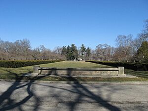 Holcombgardens