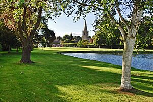 Manor House gardens, Apethorpe.jpg
