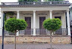 Residence Lopez View from across the street