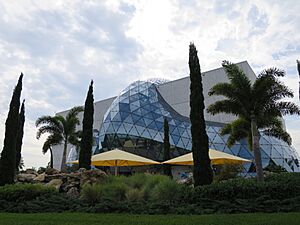Salvador Dali Museum - panoramio (17)