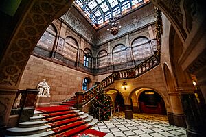 Sheffield-town-hall-staircase