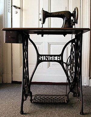 Singer sewing machine table