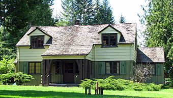 Zigzag Ranger Station - Zigzag Oregon.jpg