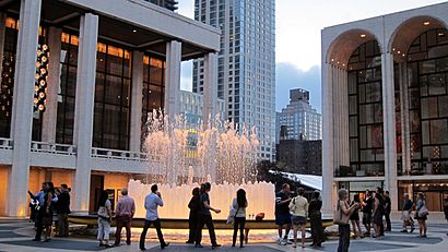 150919 003 Lincoln Center - Revson Fountain, Koch Theater, Metropolitan Opera (21223352214).jpg