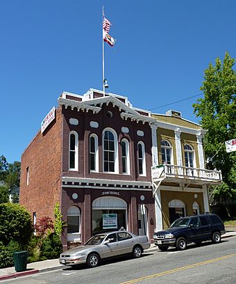 2009-0724-Placerville-ConfidenceHall.jpg