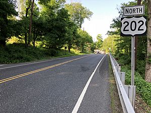 2018-05-29 18 01 15 View north along U.S. Route 202 (Mine Brook Road) at Whitenack Road in Bernardsville, Somerset County, New Jersey