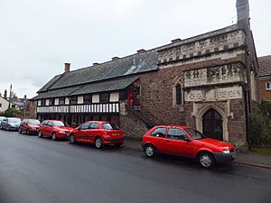 Almshouses in Wellbrook Street (geograph 2608366)