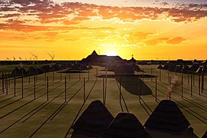 Cahokia Woodhenge at Sunrise HRoe 2017sm.jpg