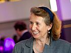 Caroline Nevejan bij de overhandiging advies Meedoen is de Kust - Raad voor Cultuur