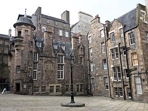 Edinburgh - Edinburgh, Lawnmarket, Lady Stair's Close, Lady Stair's House - 20140421142708.jpg