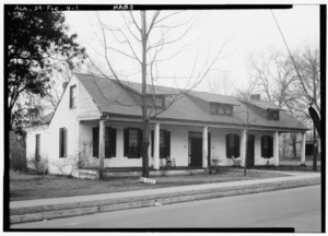 FRONT VIEW. - Lambeth House, 203 Hermitage Drive, Florence, Lauderdale County, AL HABS ALA,39-FLO,4-1