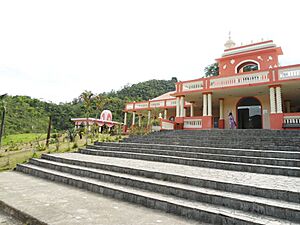 Fazenda Nova Gokula Templo Central Pindamonhangaba SP Lateral