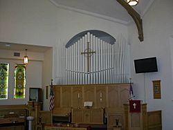 Hartford City Presbyterian Church Pipe Organ and Pulpit